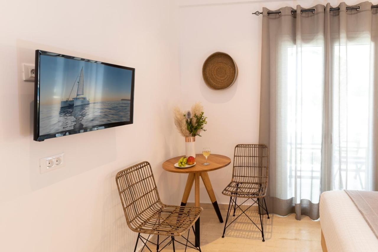Louis Studios Santorini Kamári Buitenkant foto
