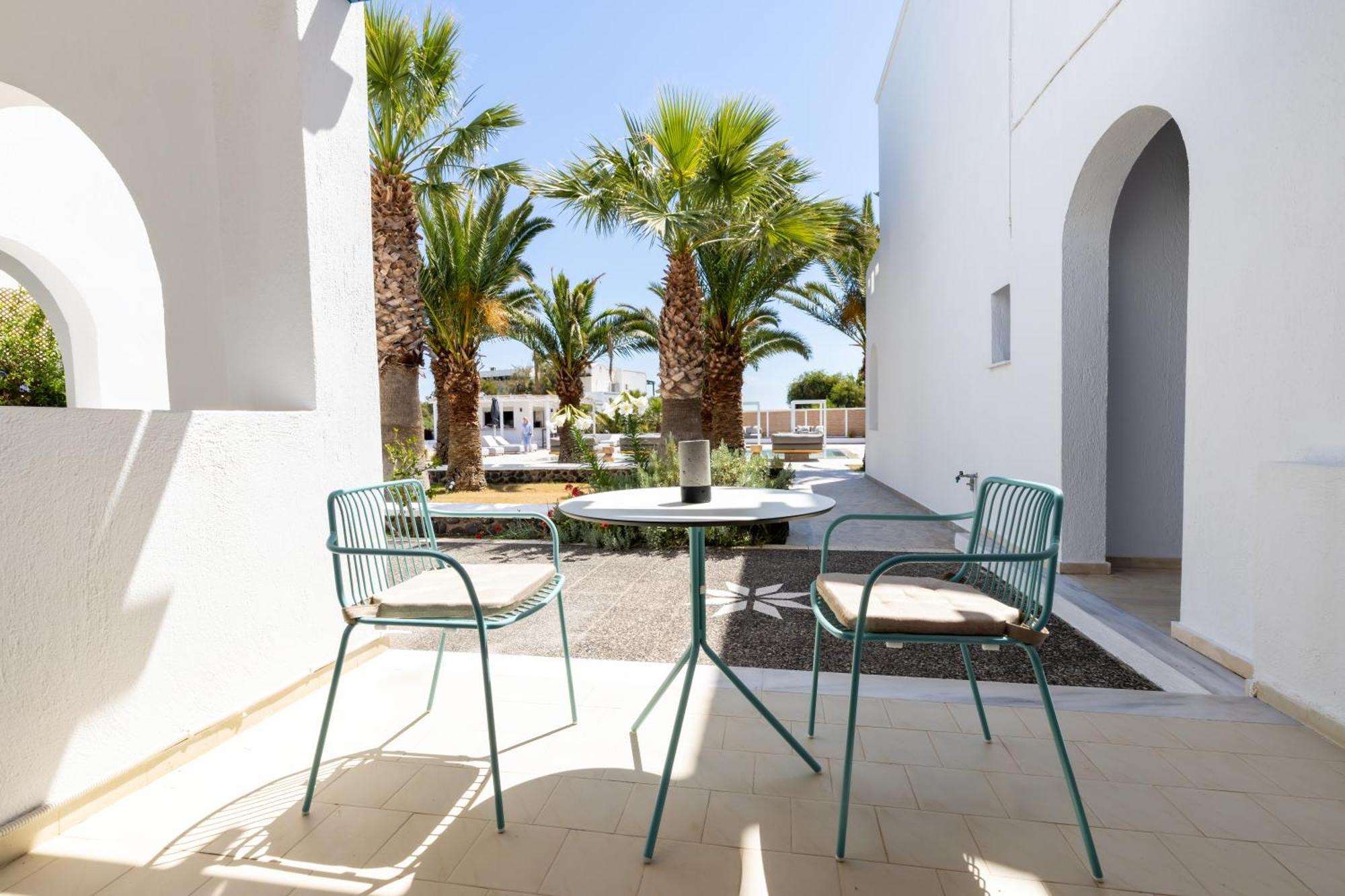 Louis Studios Santorini Kamári Buitenkant foto