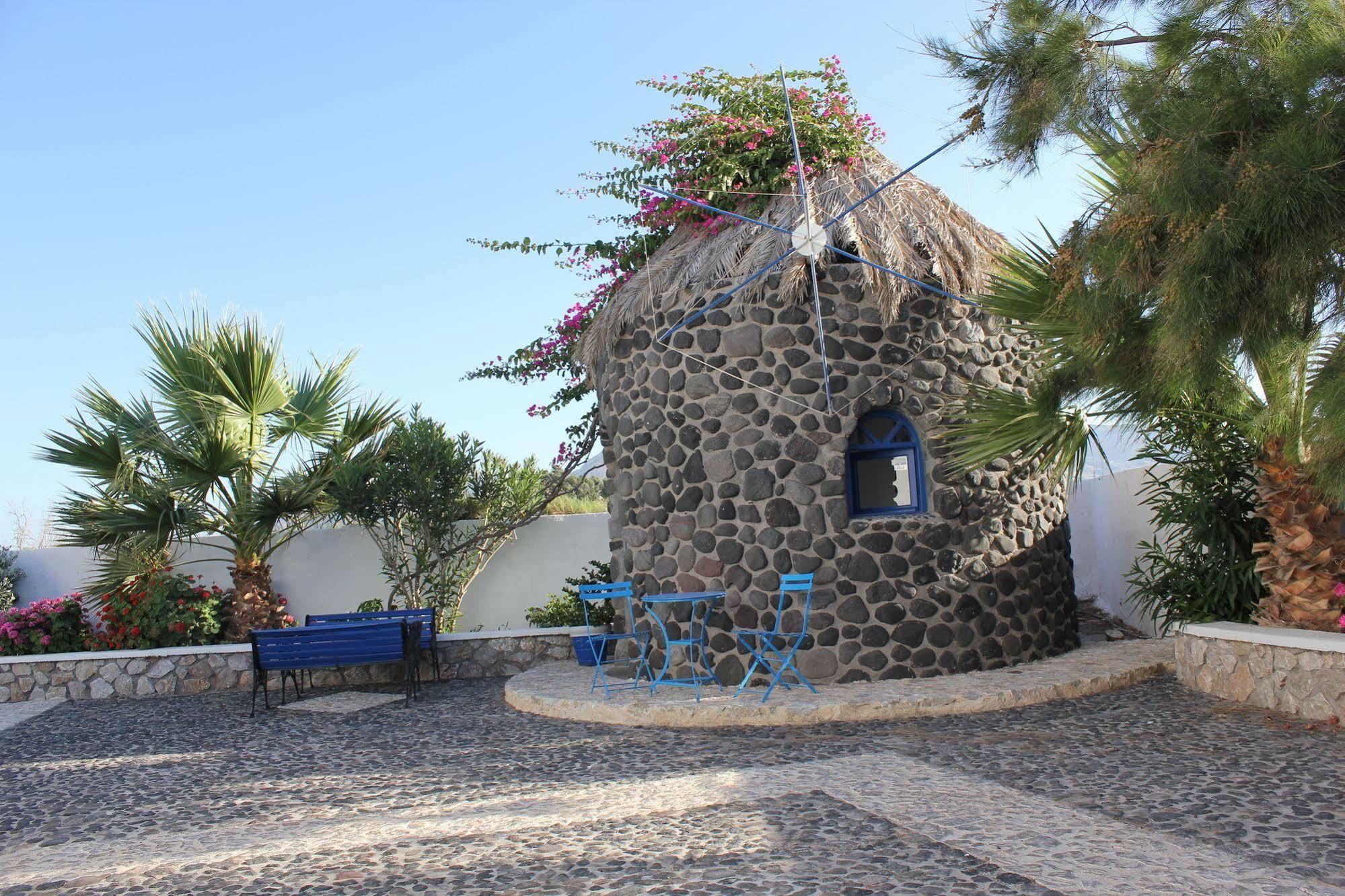 Louis Studios Santorini Kamári Buitenkant foto