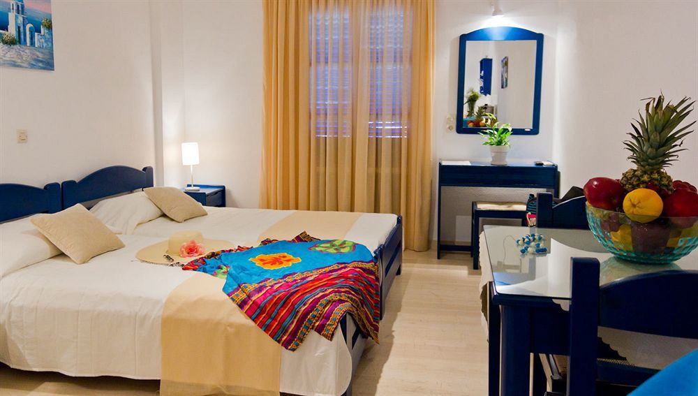 Louis Studios Santorini Kamári Buitenkant foto